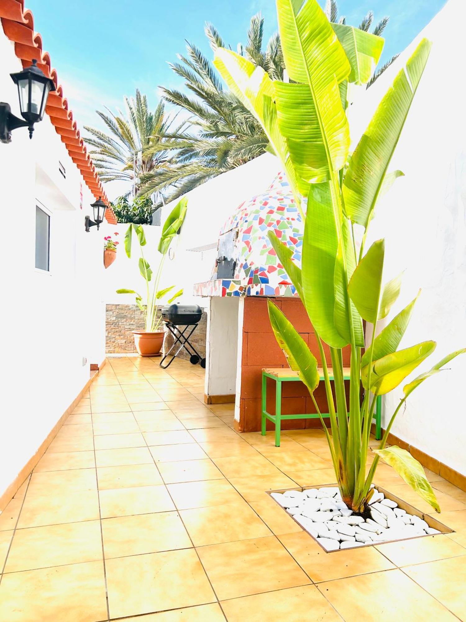 Oasis Beach Holiday Home With Jacuzzi Playa del Ingles  Exterior photo