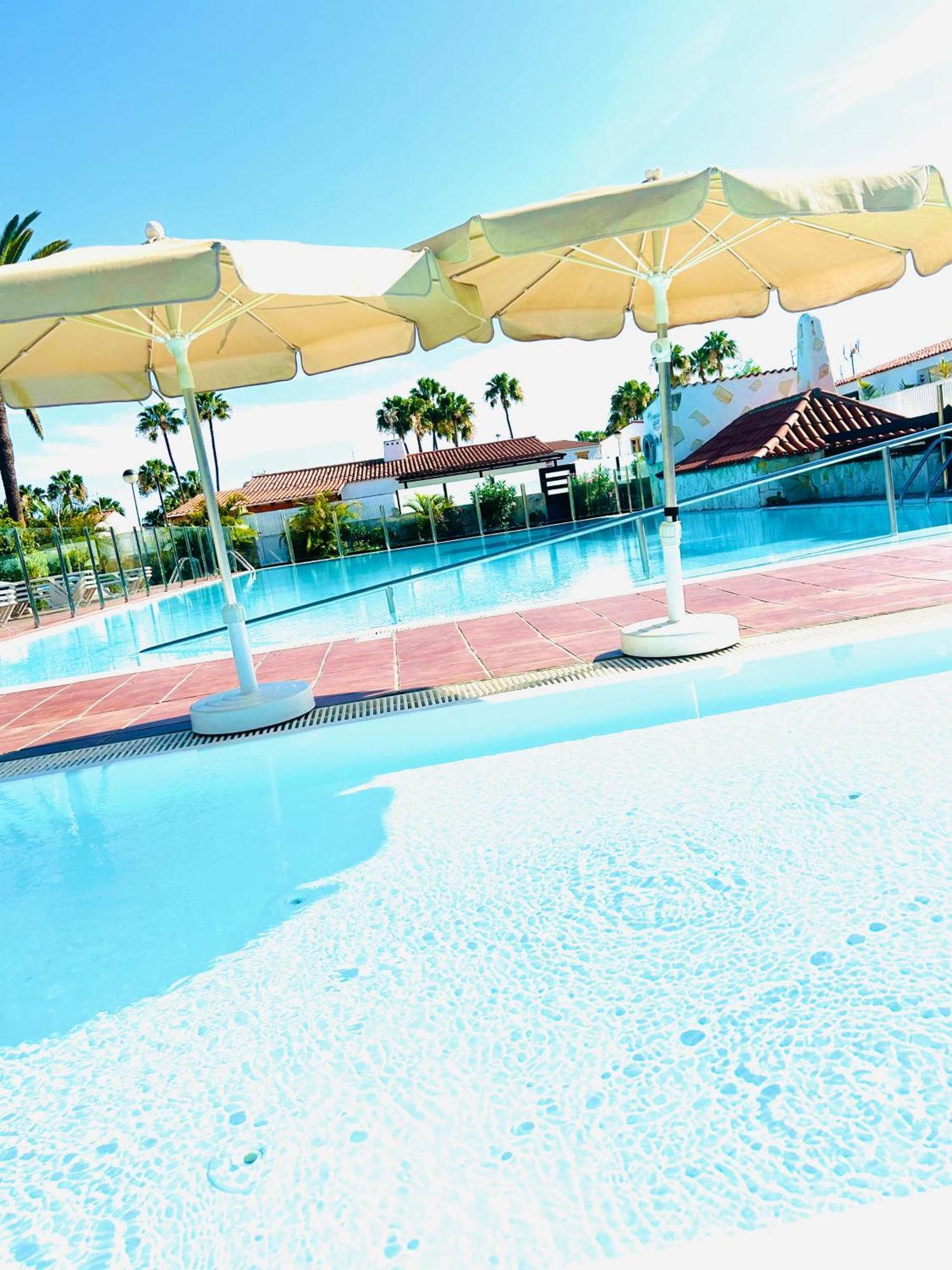 Oasis Beach Holiday Home With Jacuzzi Playa del Ingles  Exterior photo