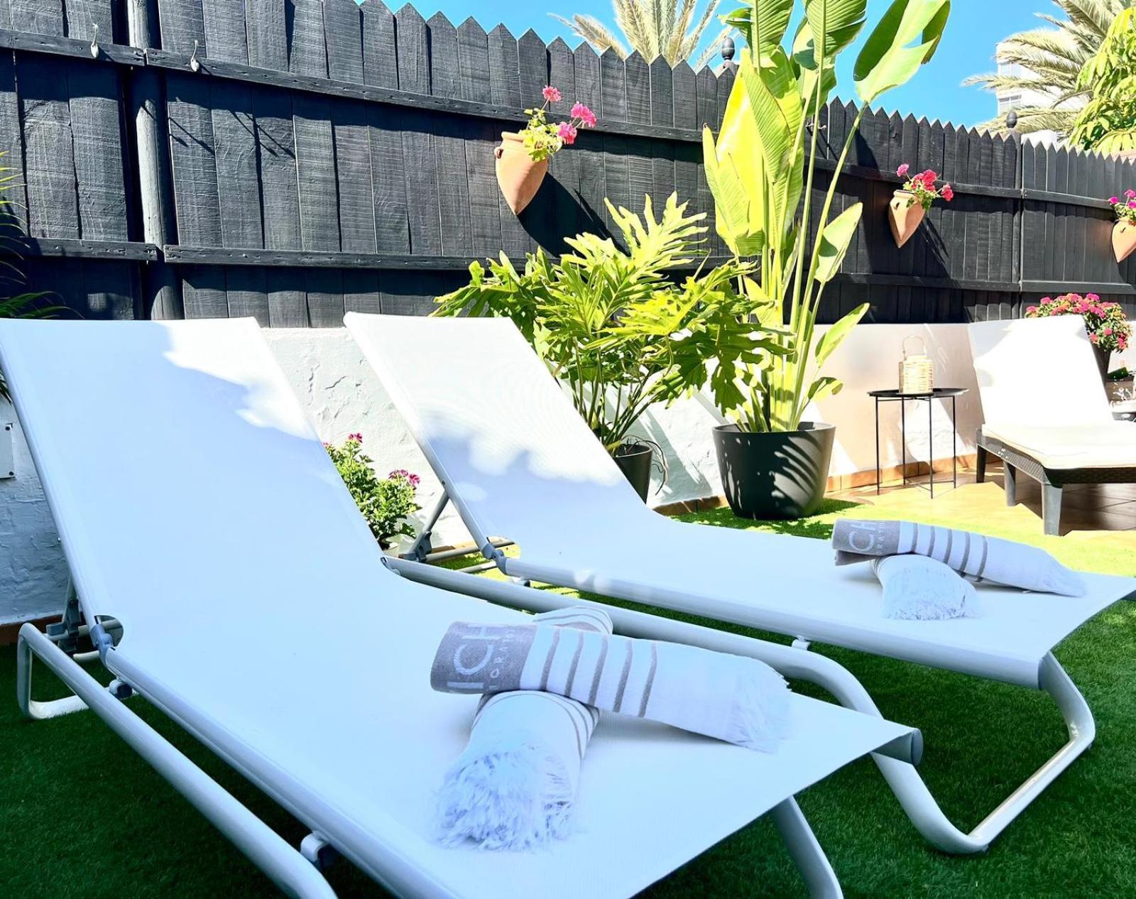 Oasis Beach Holiday Home With Jacuzzi Playa del Ingles  Exterior photo